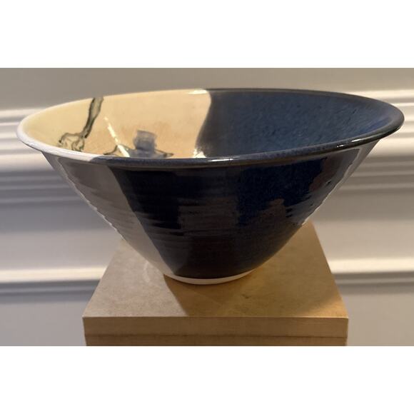 Vintage HighWall Studio Pottery Bowl Blue Cream Glaze Hummingbird Design Mint - Picture 3 of 7